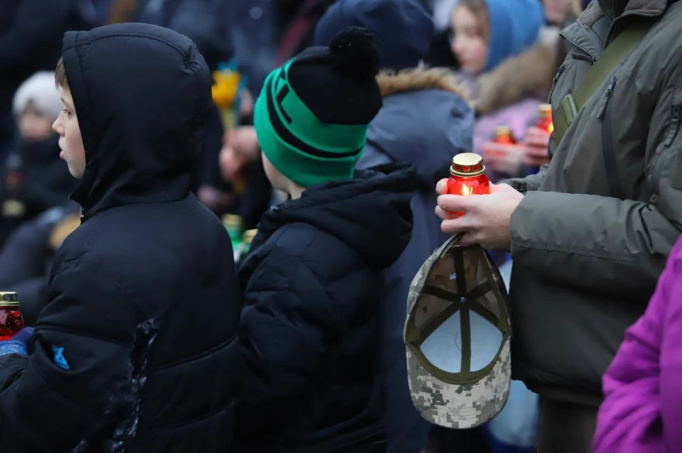 Світло, що символізує памʼять: Львівщина вшанувала жертв Голодоморів в Україні