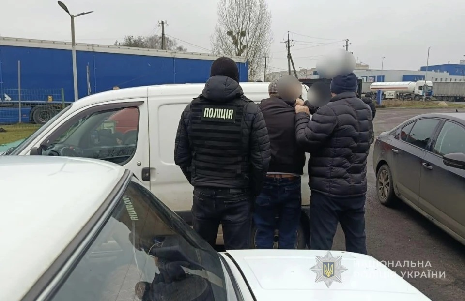 За $6 тис. показували "щілини" в кордоні: двох волинян викрили на організації схеми втечі ухилянтів