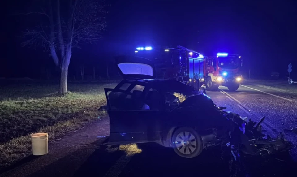 У Польщі водій автівки вилетів на зустрічну смугу й зіштовхнувся з українським автобусом