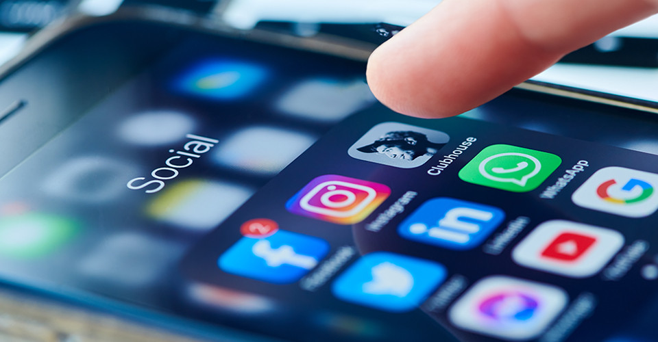 Чому в РФ блокують соцмережі: Зеленський навів дві версії, обидві військові