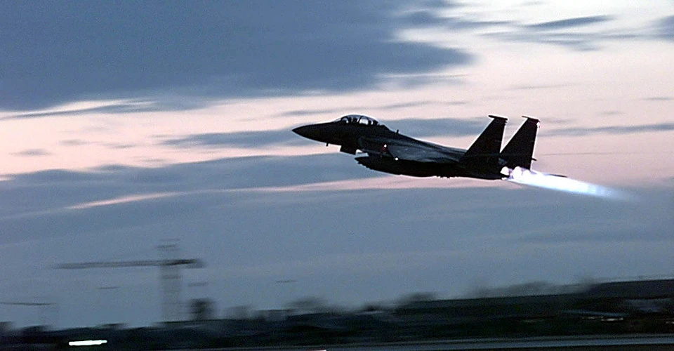винищувач НАТО F-15E Strike Eagle під час операції у Югославії