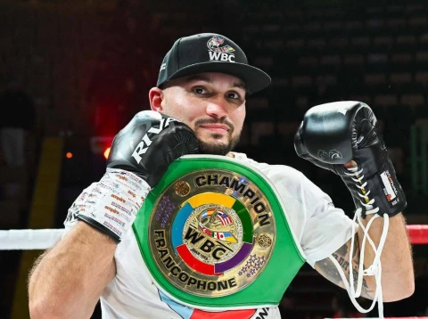 Львівський боксер Олександр Гриців захистив титул WBC Francophone