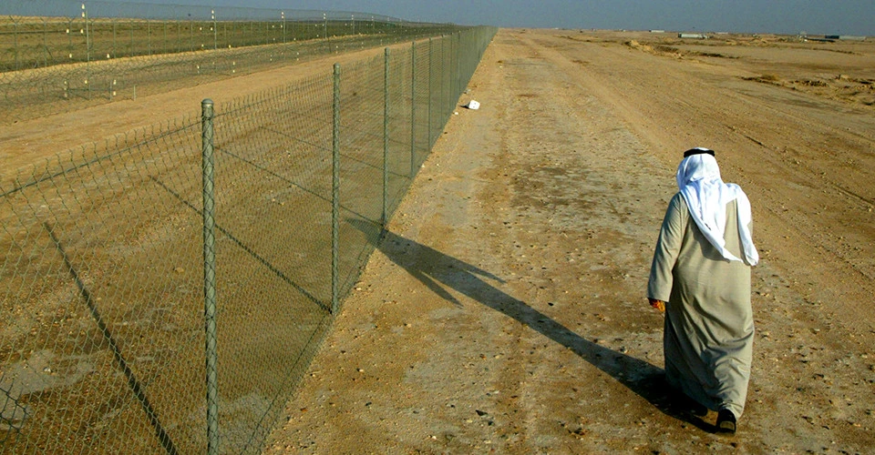 прикордонний паркан на кордоні між Іраком і Кувейтом