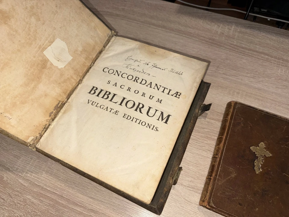 словник біблійних слів 1718 року