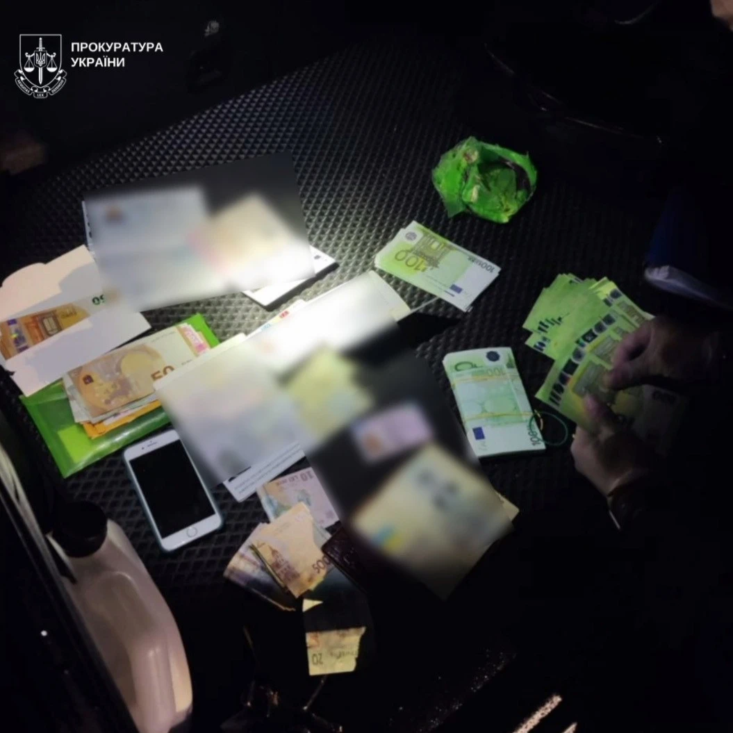 На Буковині священника УПЦ МП підозрюють в організації незаконного переправлення чоловіків за кордон