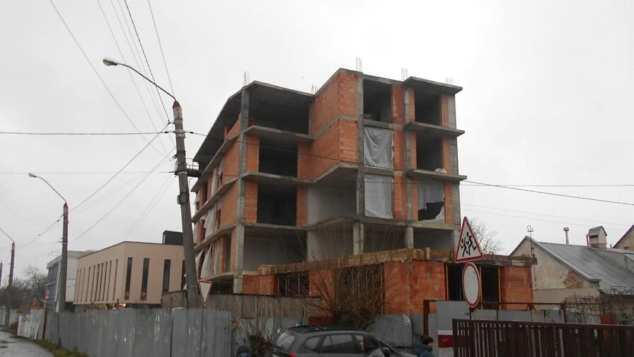 багатоквартирний будинок