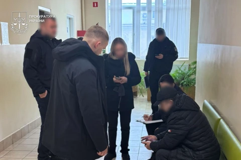 Слідчі дії у справі смерті дітини в Ужгороді