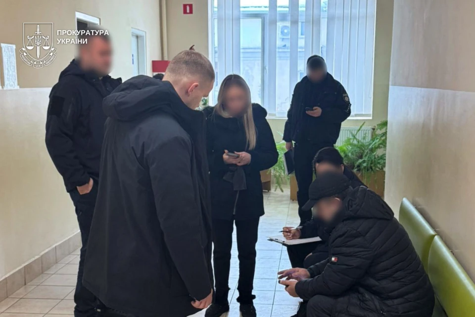 Слідчі дії у справі смерті дитини в Ужгороді