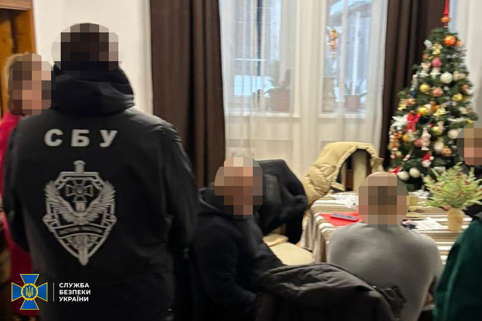 викриття працівників медзакладів Львівщини, які заробляли на ухилянтській схемі