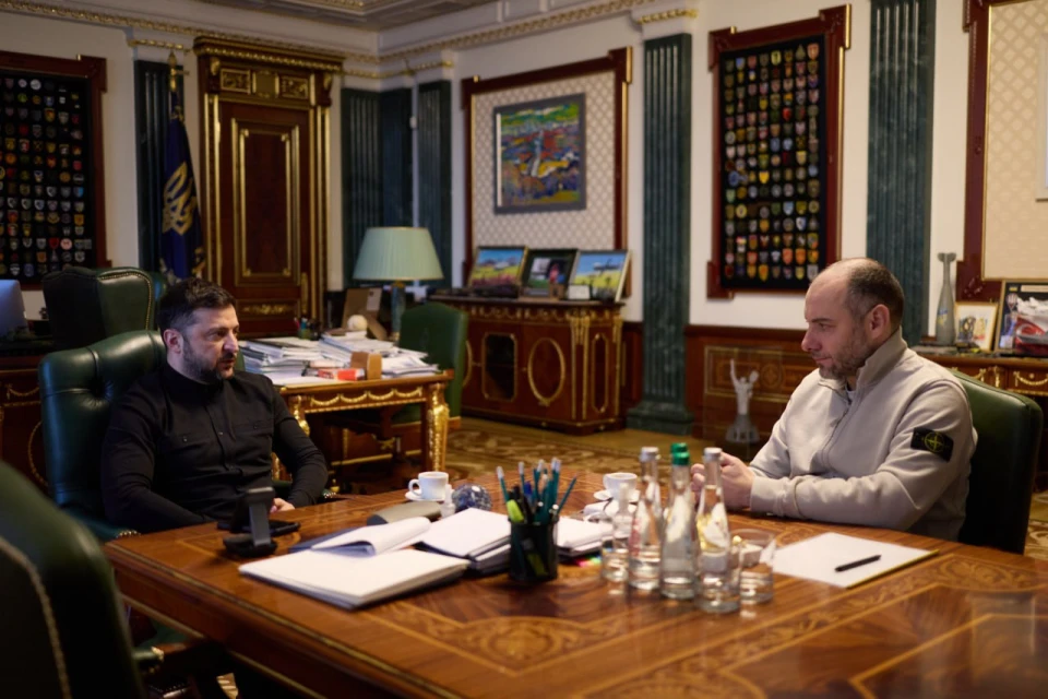 Президент України Володимир Зеленський разом із колишнім міністром інфраструктури Олександром Кубраковим