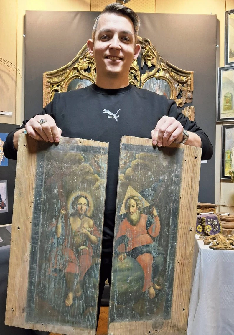 На Волині досліджують старовинну ікону, яка через вік розкололася на дві частини