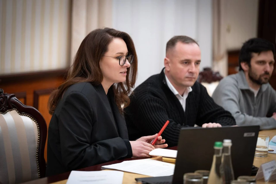 Прем'єр-міністерка України Юлія Свириденко на зустрічі з представниками операторів мобільного звʼязку
