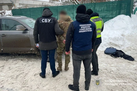 На Тернопільщині на хабарі затримали заступника начальника Кременецького ТЦК, який прикривав "мажорів на квадроциклах"