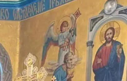 У церкві УПЦ МП на Тернопільщині крила ангела "перефарбували" в російський триколор