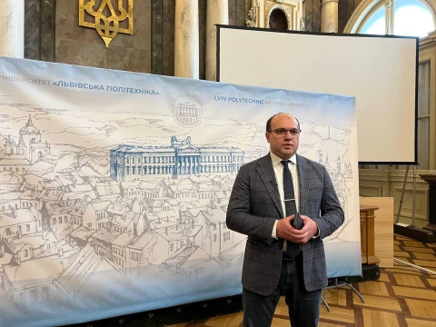 заступник Міністра освіти й науки України Денис Курбатов