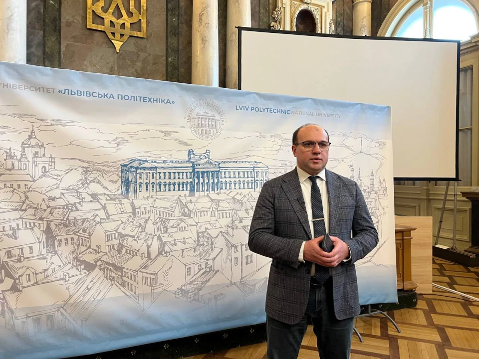 заступник Міністра освіти й науки України Денис Курбатов