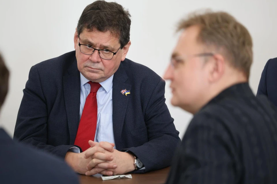 Новий посол Великої Британії Ніл Кромптон прибув з візитом у Львів