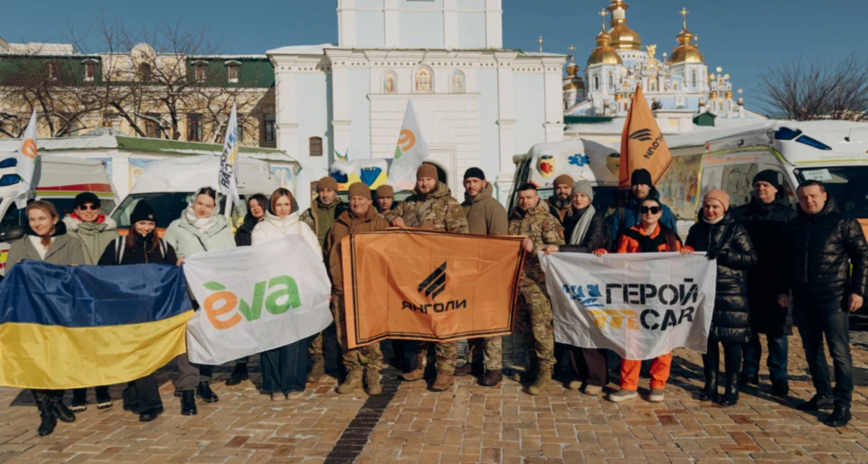 EVA та ГеройCar передали евакуаційні авто для Третьої штурмової