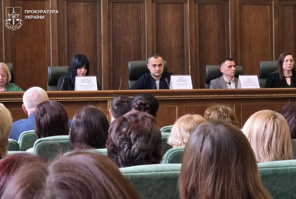 На Львівщині перевірять усі сім'ї групи ризику на дотримання прав і безпеки дітей