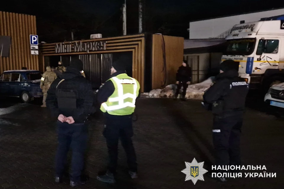 На Буковині затримали чоловіка, який кинув гранату в авто поліції