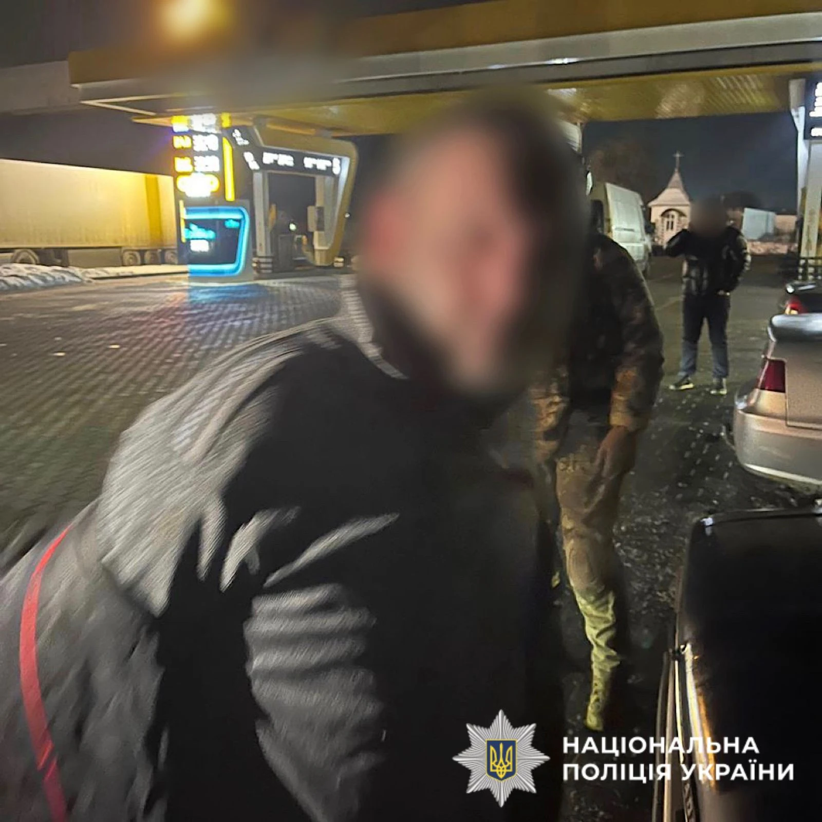 На Буковині затримали чоловіка, який кинув гранату в авто поліції