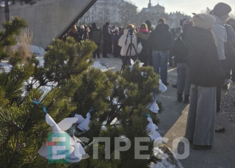 У Львові до Дня Героїв Небесної Сотні провели тиху акцію "Ангели пам'яті"