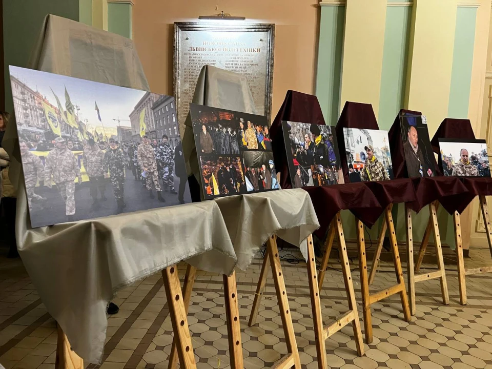 Виставка "Парубій веде нас у бій"