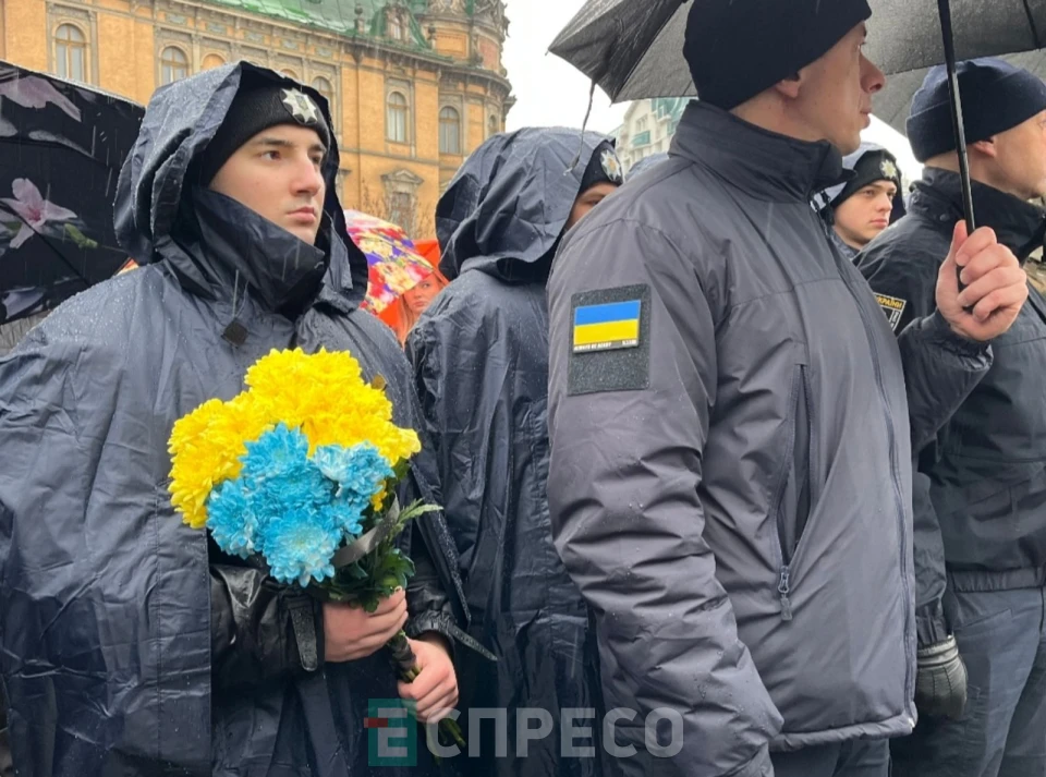 Сотні львів’ян долучилися до молитви за Україну у центрі міста