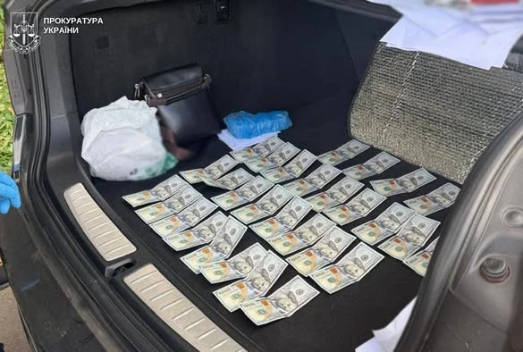 На Львівщині судитимуть 55-річного чоловіка, який за $30 тис. організував схему незаконного виїзду ухилянта в ЄС