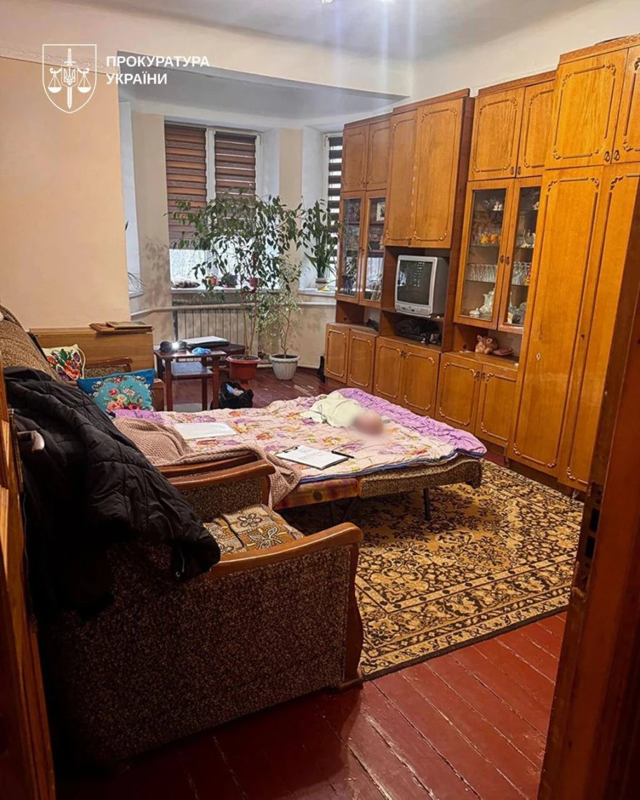 На Прикарпатті розслідують смерть немовляти — 18-річній матері повідомили про підозру