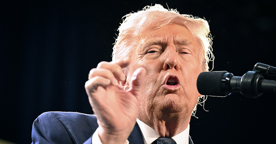 Дональд Трамп заплутався, чому він критикує Папу Римського