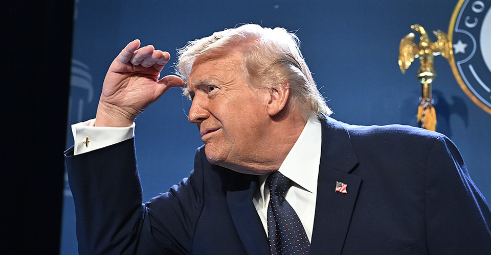 Трамп стверджує, що Іран нібито звернувся до США з проханням про припинення вогню