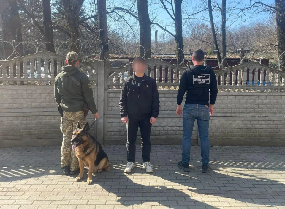 Турист без паспорта: біля кордону зі Словаччиною затримали громадянина Туреччини