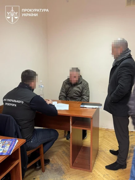 У справі про "кришування" бурштинового бізнесу оголосили підозри посадовцям СБУ Рівненщини та Київщини й посереднику