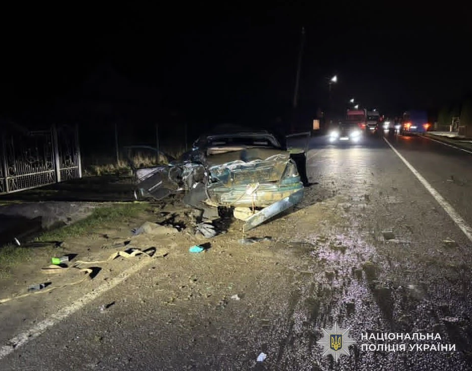 На дорозі Львів – Шегині водій Mercedes на смерть збив двох пішоходів