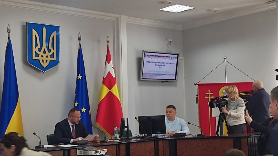 90 сесія Луцької міської ради, на якій депутати підтримали дострокове складання повноважень Поліщука і Безпятка