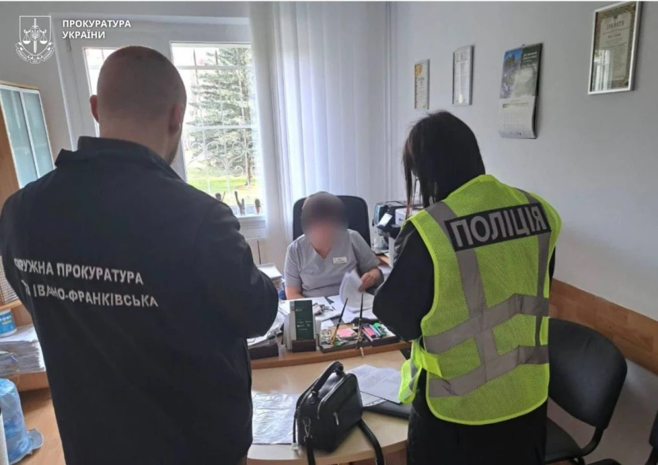 Під виглядом допомоги немовлятам привласнила 1,5 млн грн: викрито схему у перинатальному центрі