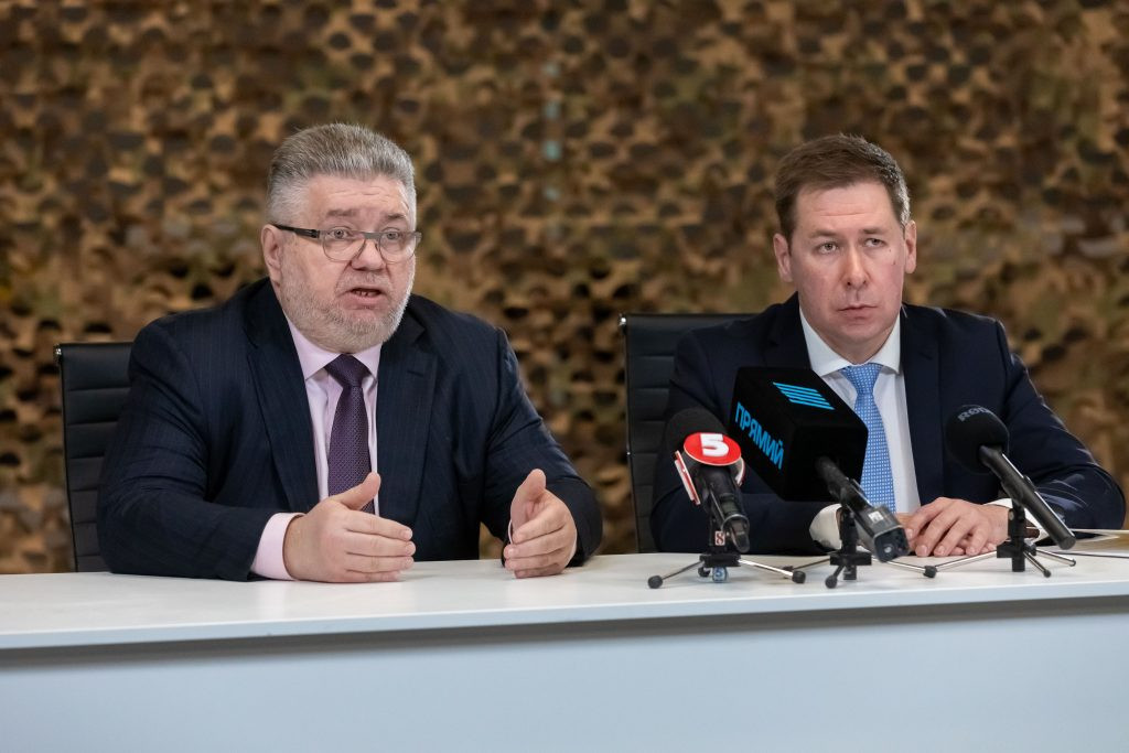 Адвокати Порошенка застерегли владу від тиску на Верховний Суд