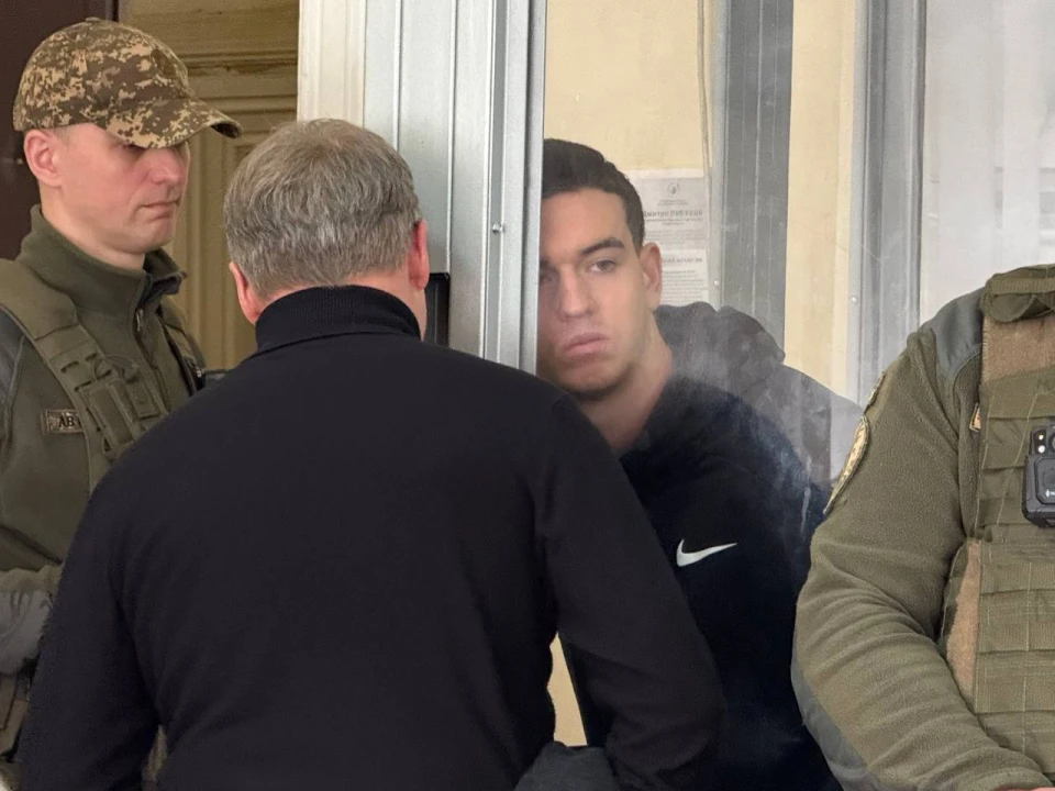 Ігор Сулима спілкується з В'ячеславом Зінченком перед засіданням