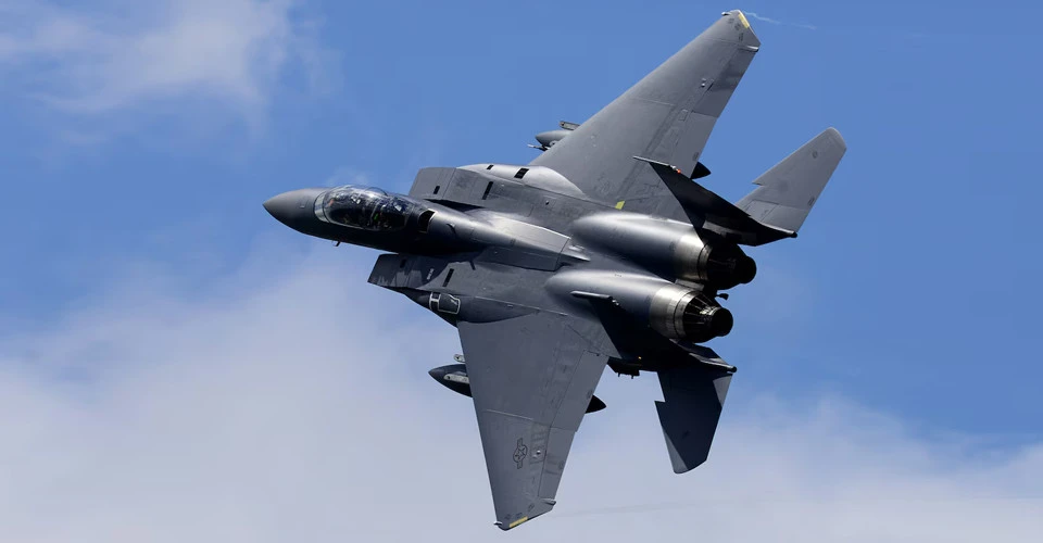 винищувач F-15