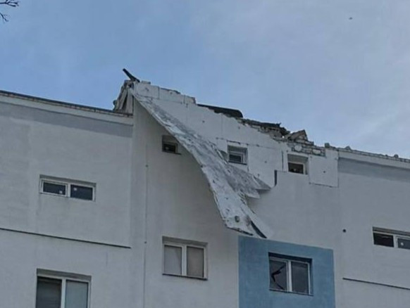 У Харкові російські дрони влучили у багатоповерхівку та маршрутку, постраждали п'ять людей