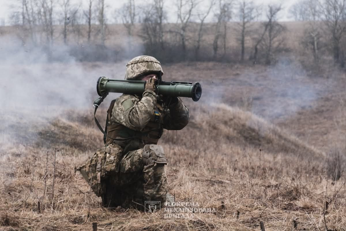З початку доби на фронті зафіксували 40 боїв, найбільше ворог атакує на Костянтинівському й Покровському напрямках