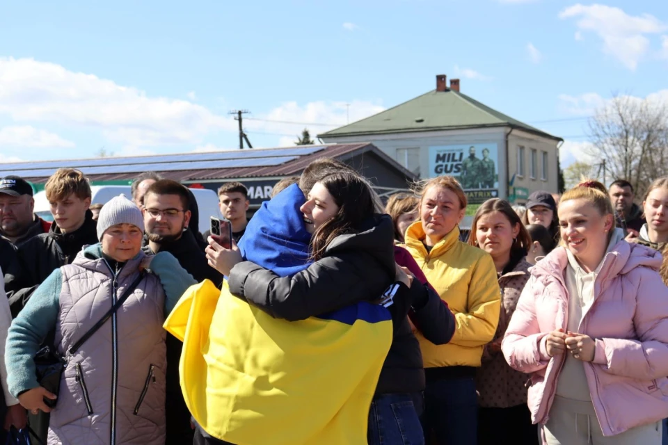 Рава-Руська громада зустріла свого звільненого з полону захисника Андрія Голаєвича