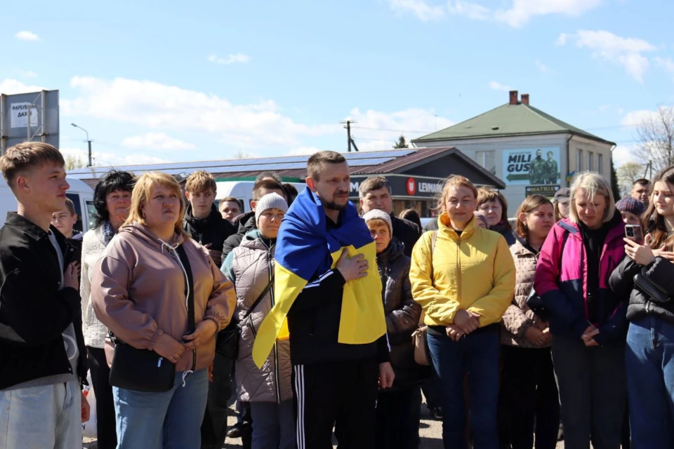 Рава-Руська громада зустріла свого звільненого з полону захисника Андрія Голаєвича