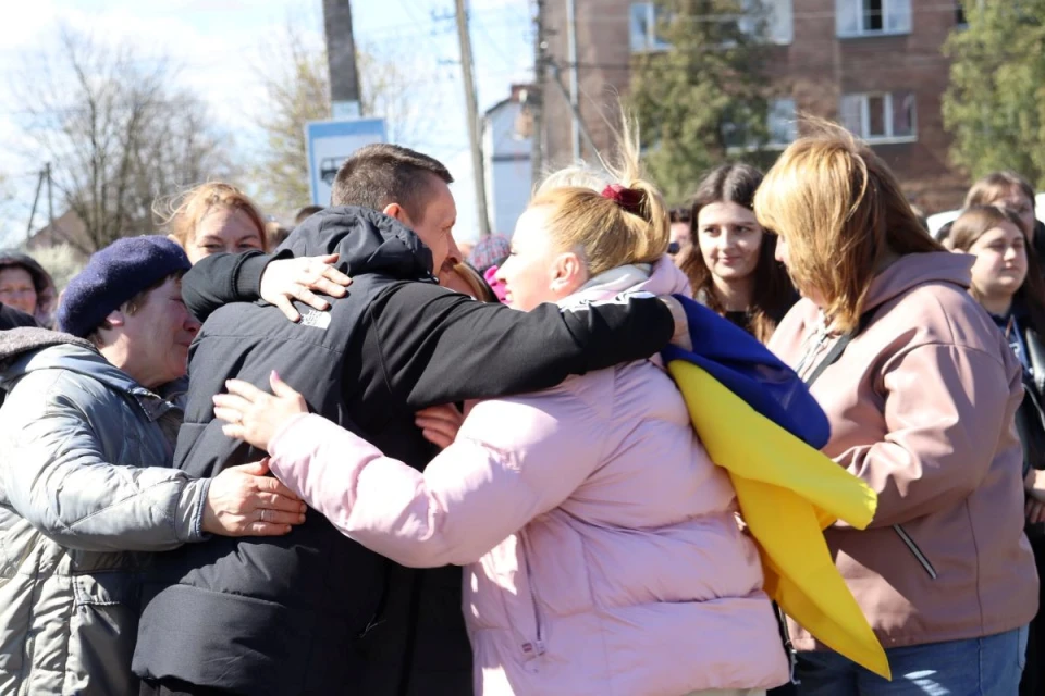 Рава-Руська громада зустріла свого звільненого з полону захисника Андрія Голаєвича