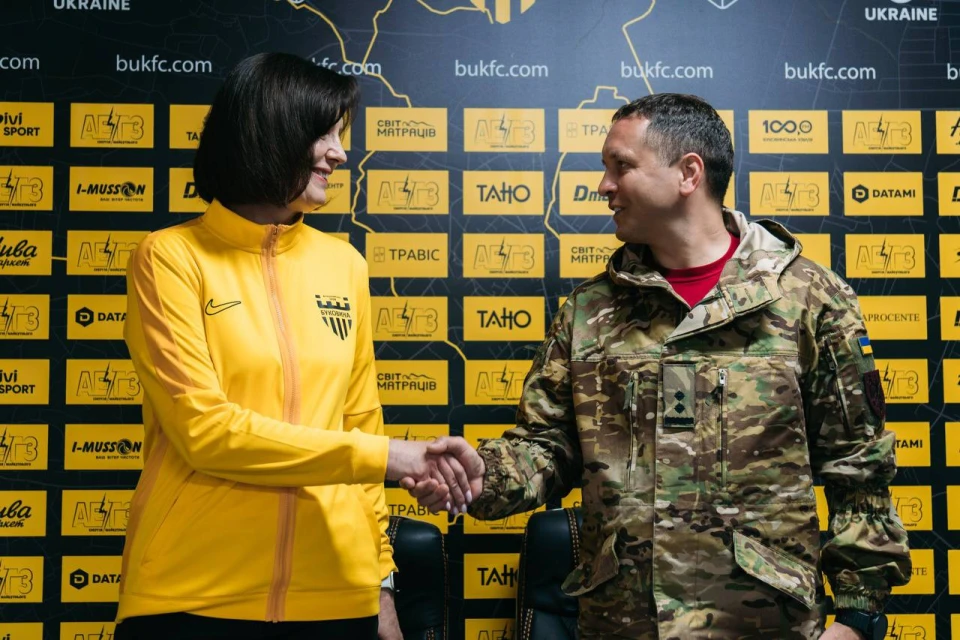 Військові 82-ї ОДШБр співпрацюватимуть з ФК “Буковина”