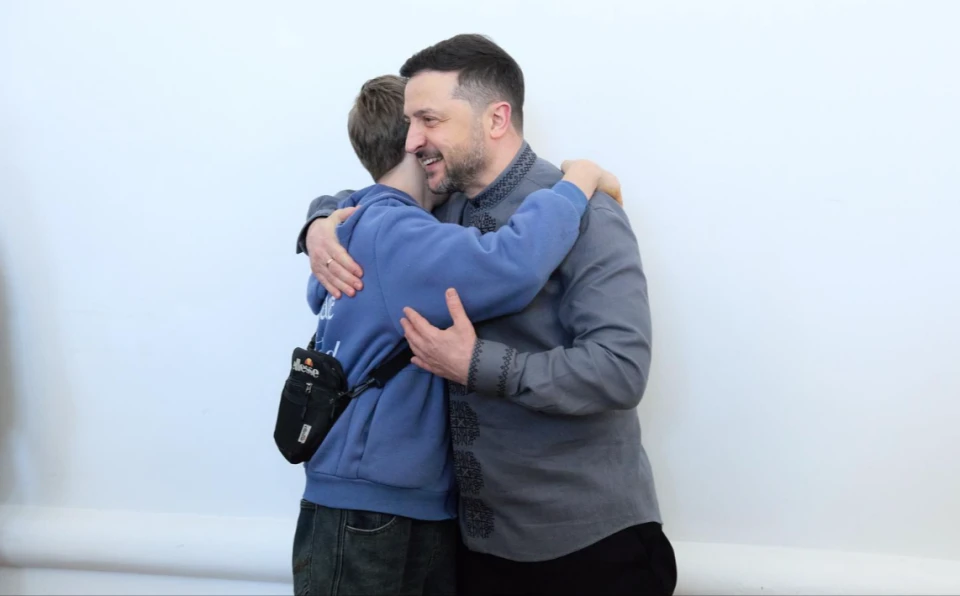 Великодні традиції та подарунки: авіакомпанія 