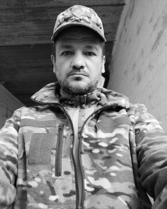 На фото: військовослужбовець Андрій Іващенко у бойовому спорядженні