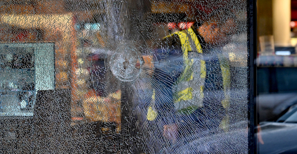 Теракт у Києві: за патрульних, яких підозрюють у службовій недбалості, внесли заставу