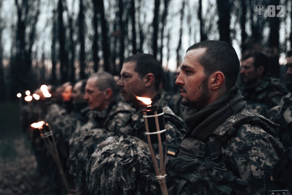 Бійцям 3-го батальйону 82-ї ОДШБр вручили марунові берети
